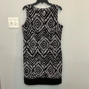 ⭐️ Mario Serrani Italy Black & White Geometric Sleeveless Sheath Dress Size 14